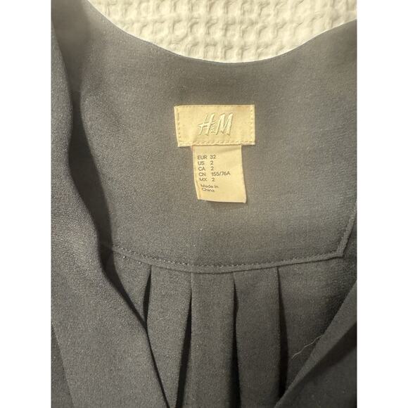 H&M Black Sheer Blouse Women's Size 2 Old Money Work Career Clean Girl - Picture 3 of 8